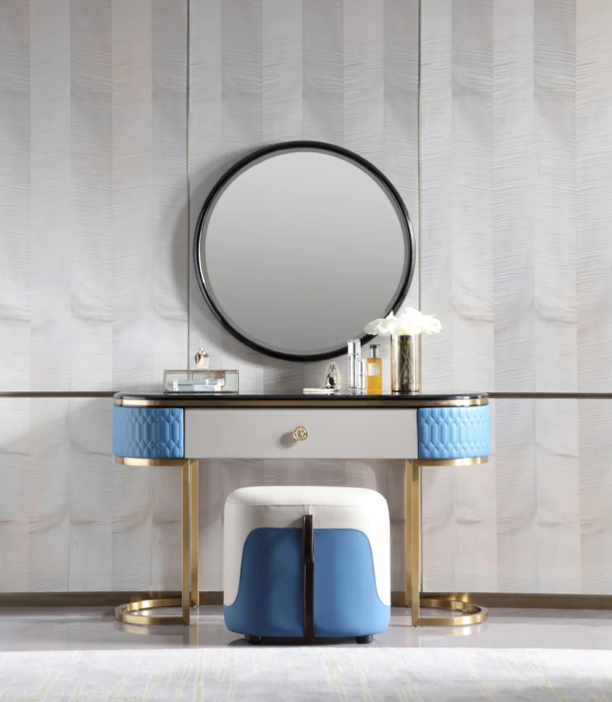 The Capri Vanity Set